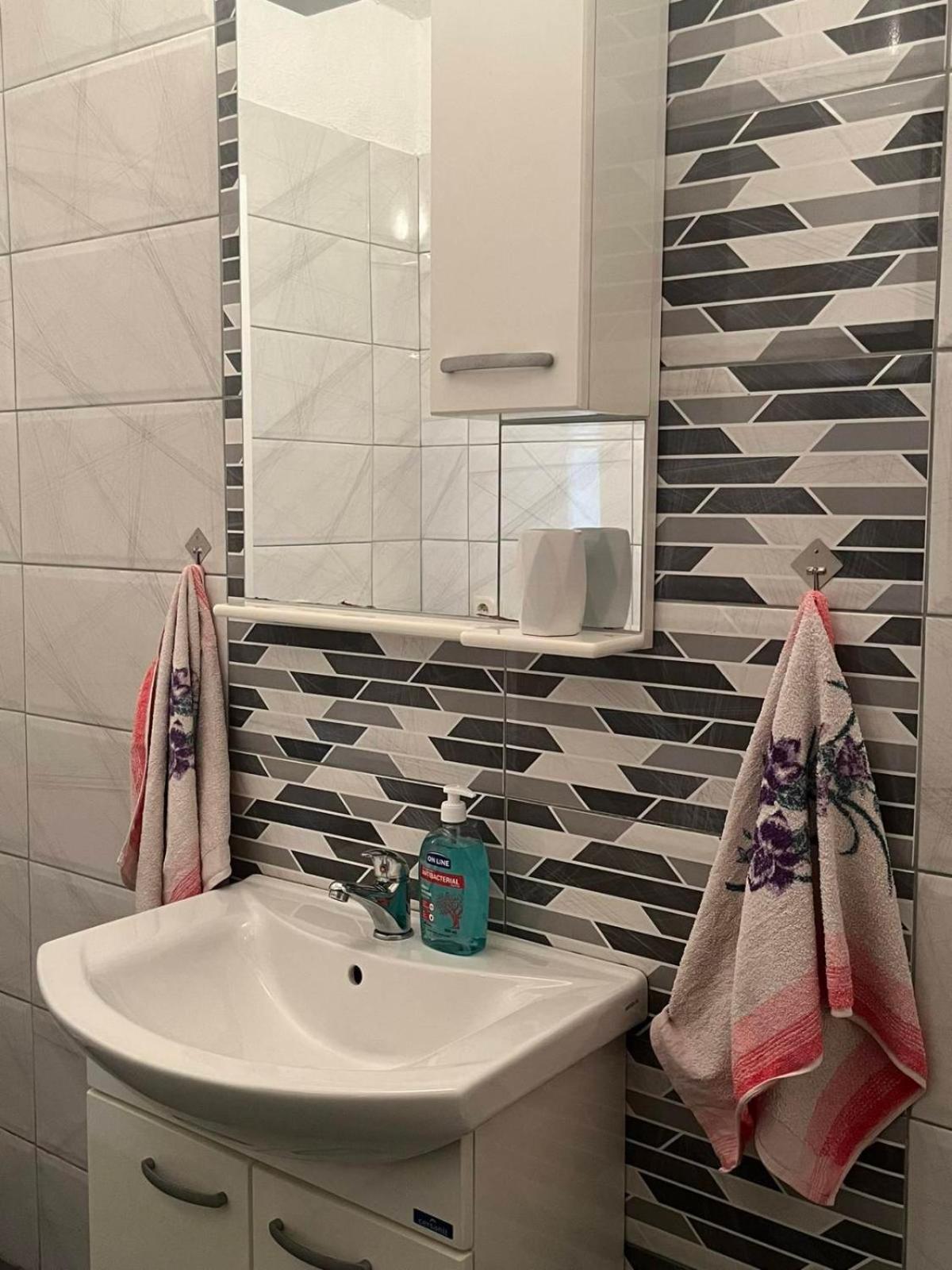 Apartment Marija Ohrid Esterno foto